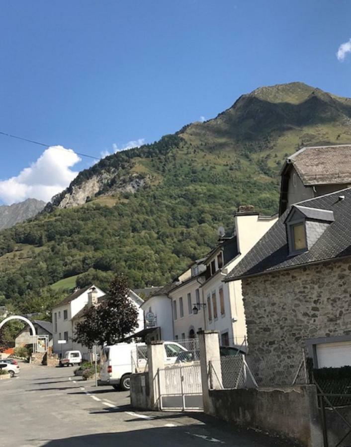 L'Astazou "Pret Gracieux Du Materiel De Ski" Au Studio Luz-Saint-Sauveur Exteriér fotografie