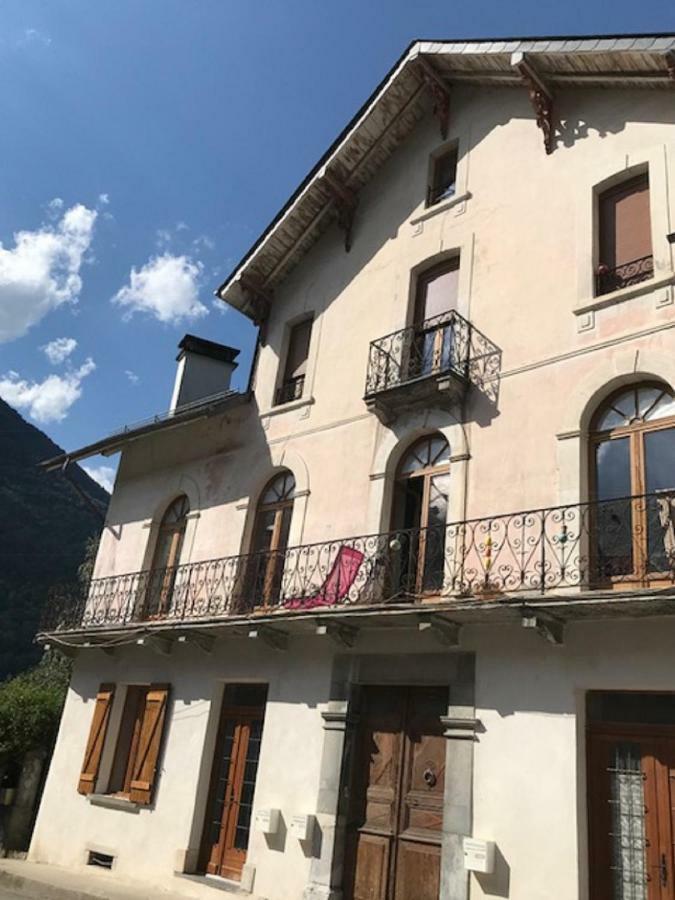 L'Astazou "Pret Gracieux Du Materiel De Ski" Au Studio Luz-Saint-Sauveur Exteriér fotografie